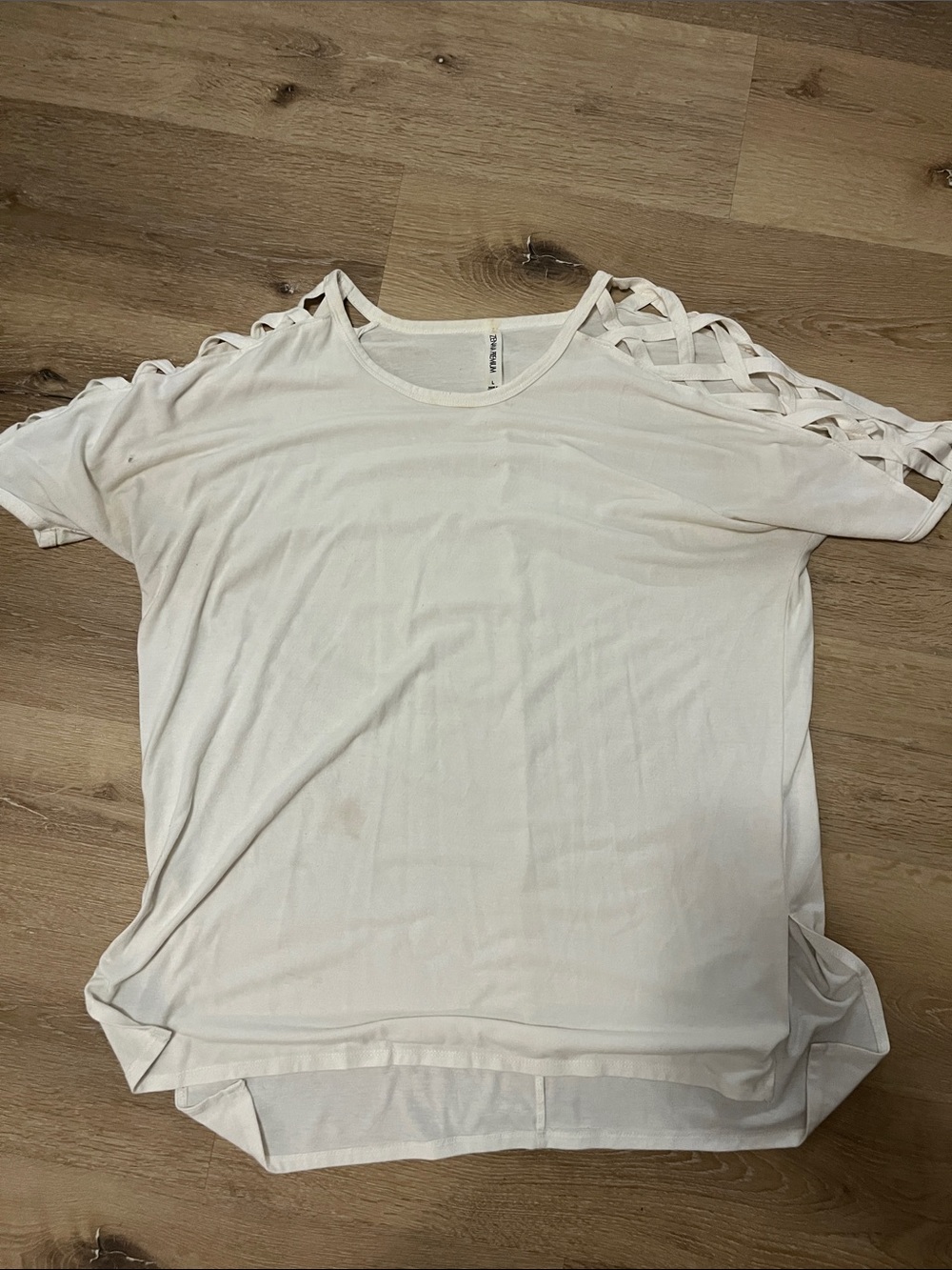 Zenana Outfitters Cream Short Sleeve Tee with Lattice Shoulder Detail
